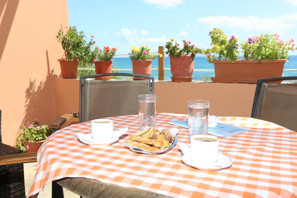 Akrogiali Hotel Plomari Екстер'єр фото