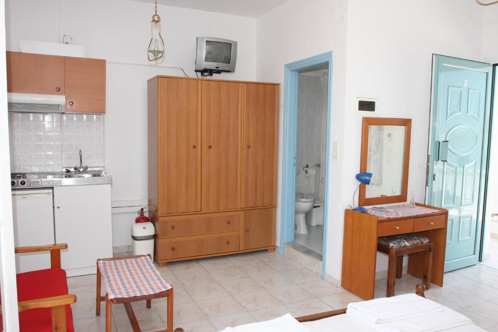 Akrogiali Hotel Plomari Екстер'єр фото