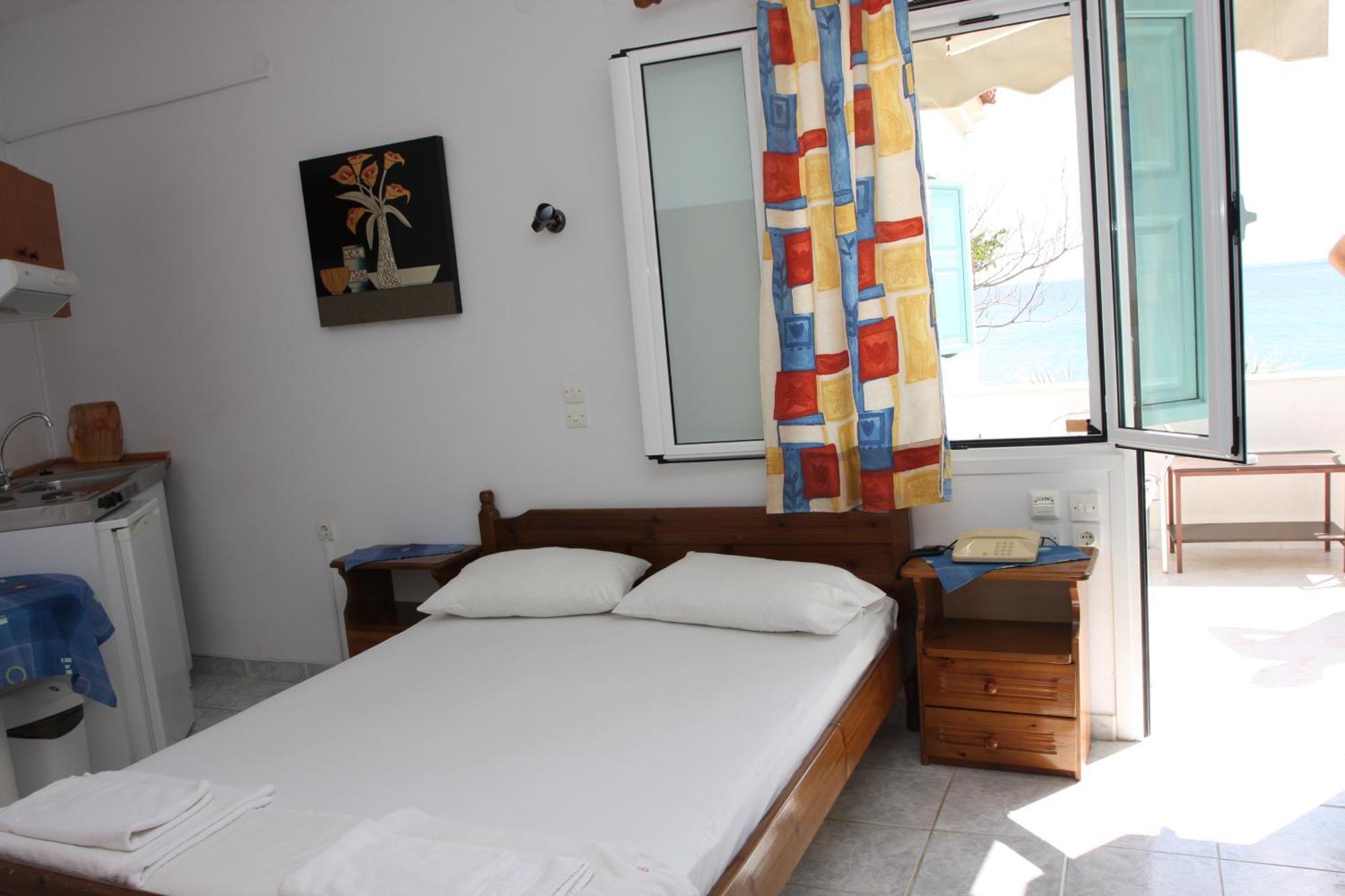 Akrogiali Hotel Plomari Екстер'єр фото