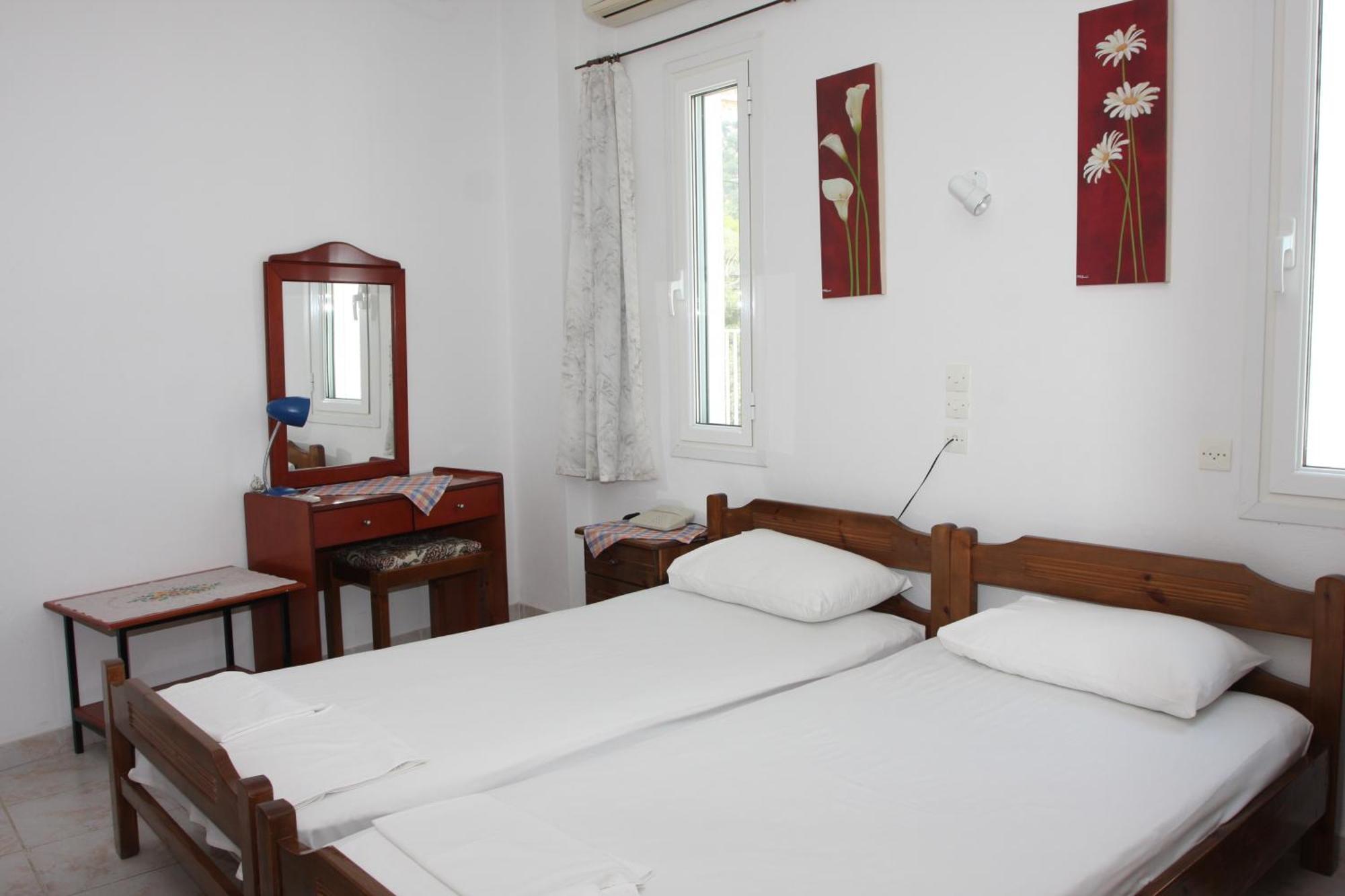 Akrogiali Hotel Plomari Екстер'єр фото